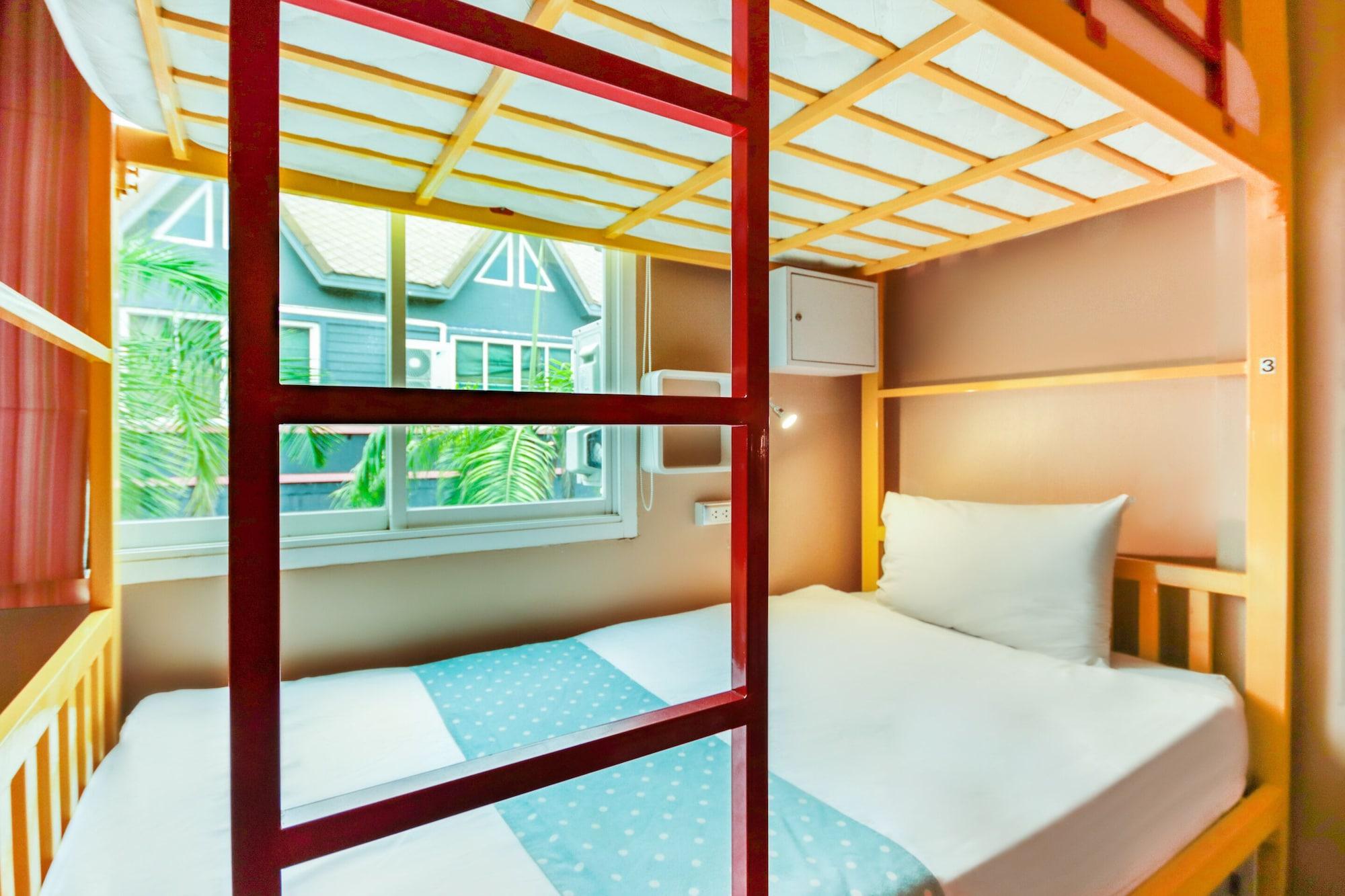 Oyo 1074 Fin Hostel Ката-Біч Екстер'єр фото