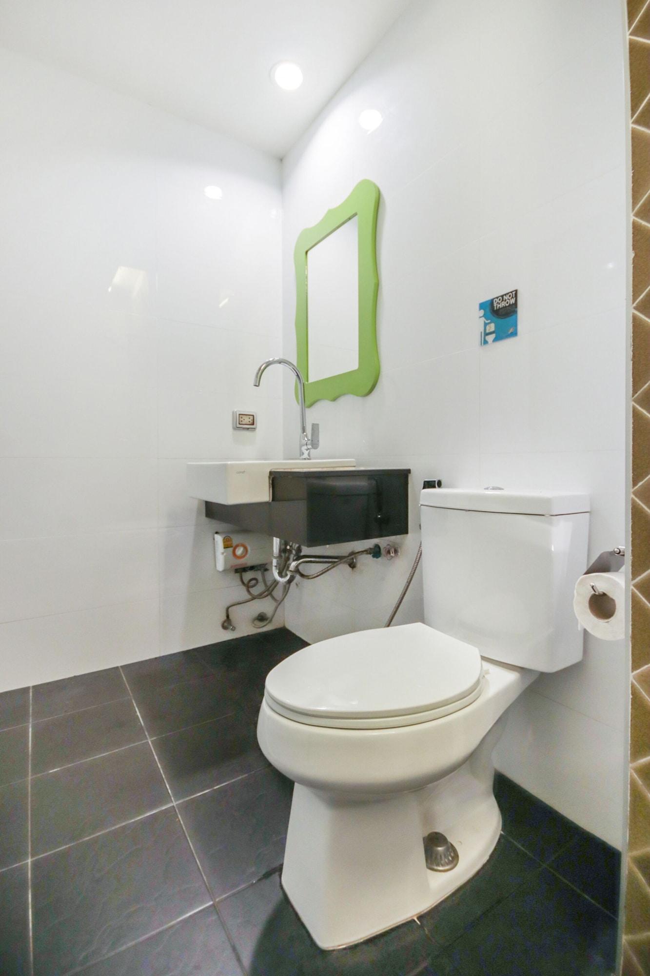 Oyo 1074 Fin Hostel Ката-Біч Екстер'єр фото