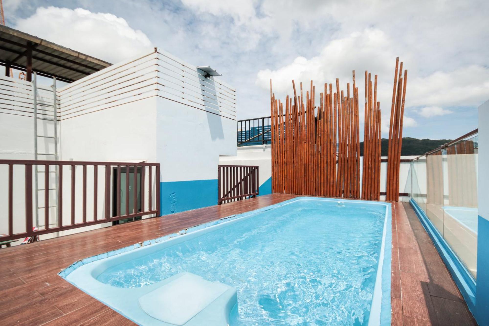 Oyo 1074 Fin Hostel Ката-Біч Екстер'єр фото