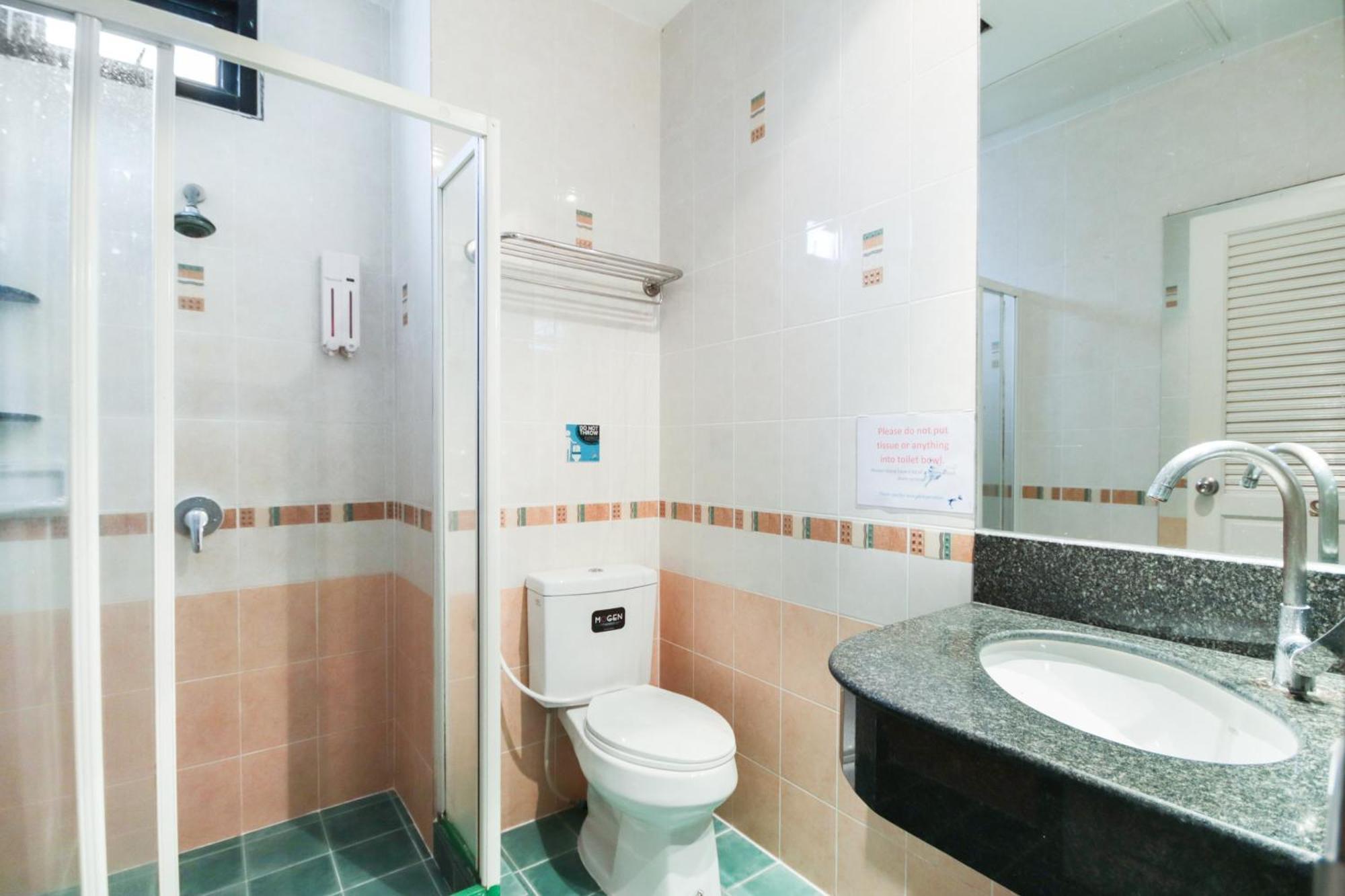 Oyo 1074 Fin Hostel Ката-Біч Екстер'єр фото