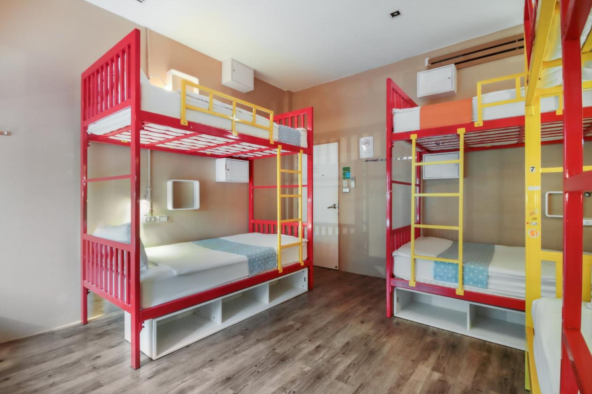 Oyo 1074 Fin Hostel Ката-Біч Екстер'єр фото