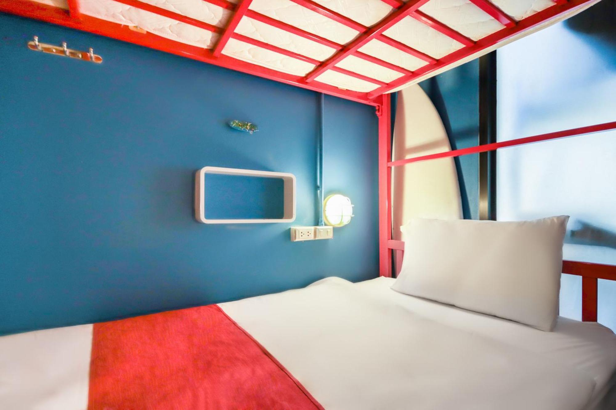 Oyo 1074 Fin Hostel Ката-Біч Екстер'єр фото